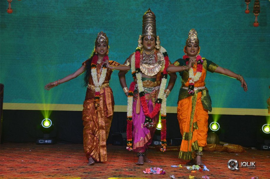 Geeta-Govindham-Pre-Release-Function-Photos